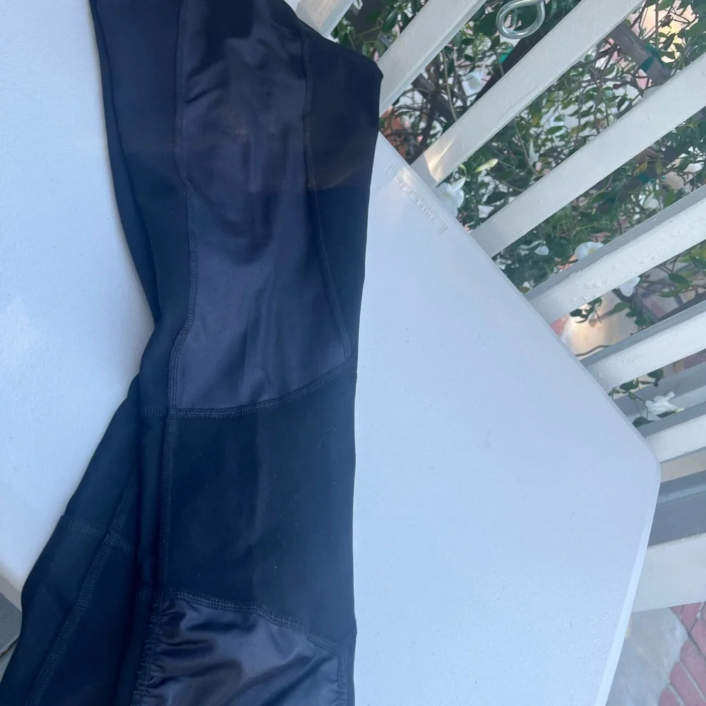 ALO Yoga sleek black